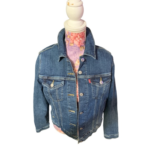 Levi Jean Jacket! - Picture 7 of 8